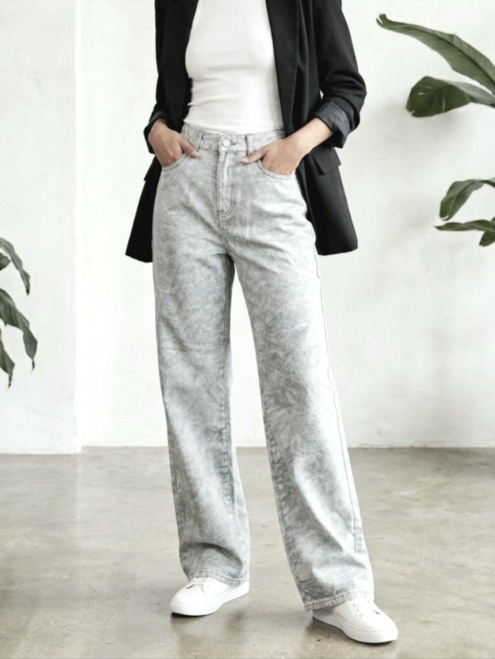 Missguided Acid Wash Wide Leg Light Gray Metallic Coated Jeans Size 25